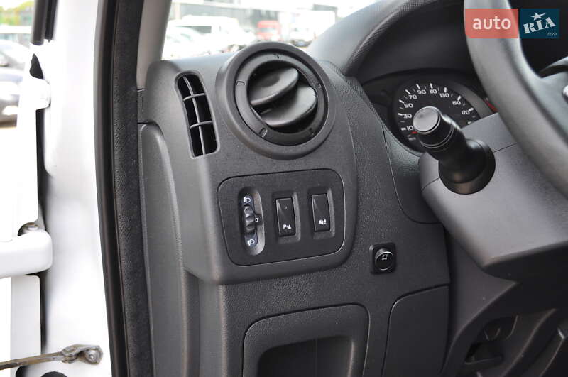 Грузопассажирский фургон Renault Master 2018 в Киеве