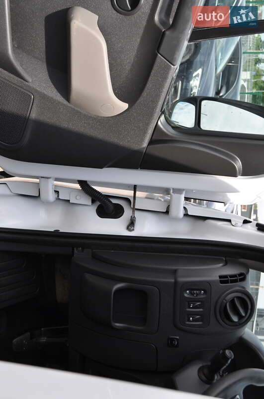 Грузопассажирский фургон Renault Master 2018 в Киеве