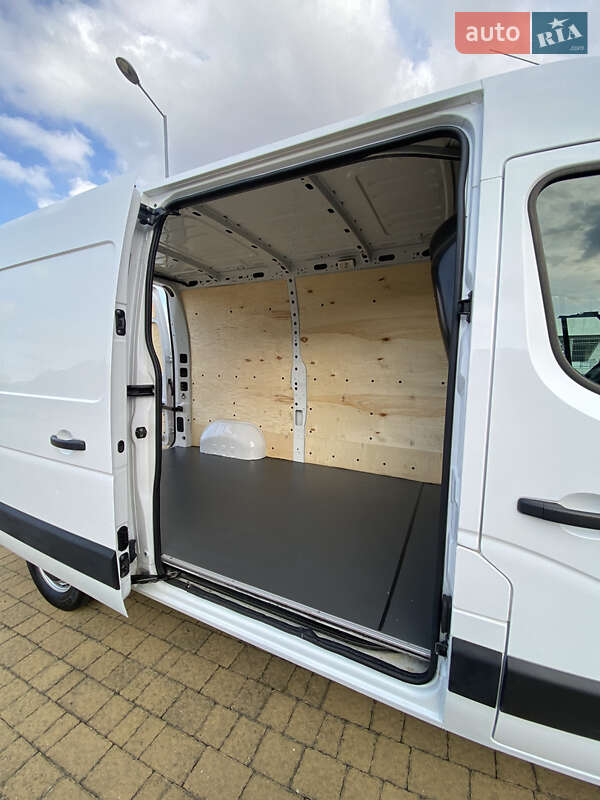 Грузовой фургон Renault Master 2018 в Львове