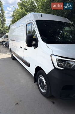 Грузовой фургон Renault Master 2020 в 