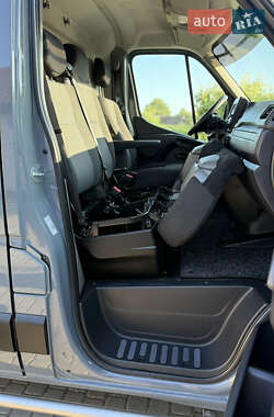Грузовой фургон Renault Master 2020 в 