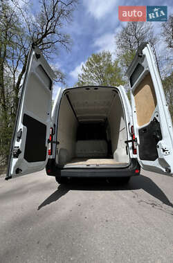 Грузовой фургон Renault Master 2013 в 