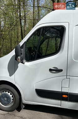 Грузовой фургон Renault Master 2013 в 