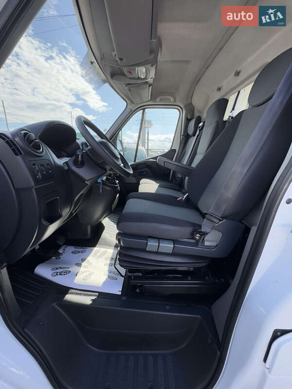 Грузовой фургон Renault Master 2017 в Киеве