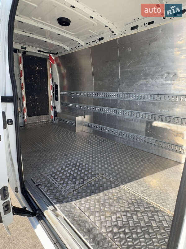 Грузовой фургон Renault Master 2017 в Киеве