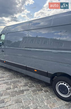 Грузовой фургон Renault Master 2023 в 