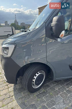 Грузовой фургон Renault Master 2023 в 