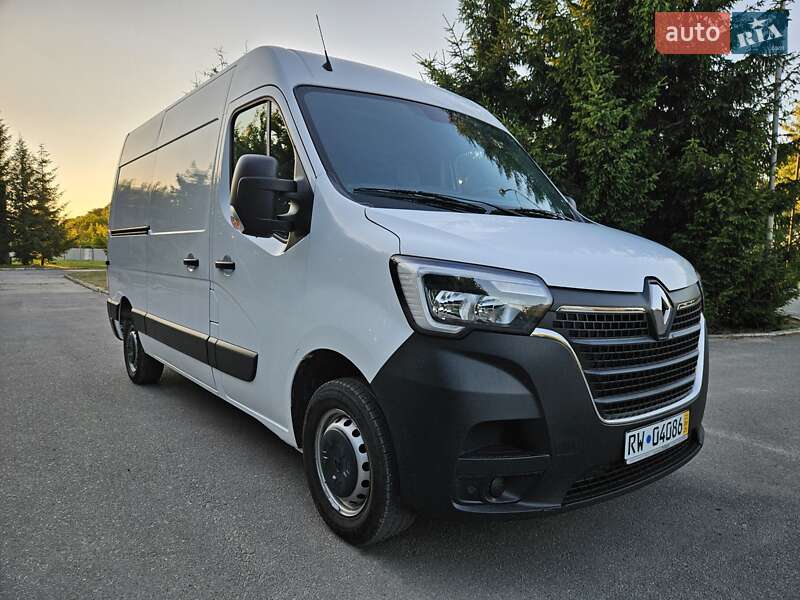Грузовой фургон Renault Master 2021 в 