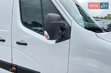 Вантажний фургон Renault Master 2022 в 