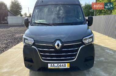 Грузовой фургон Renault Master 2023 в 