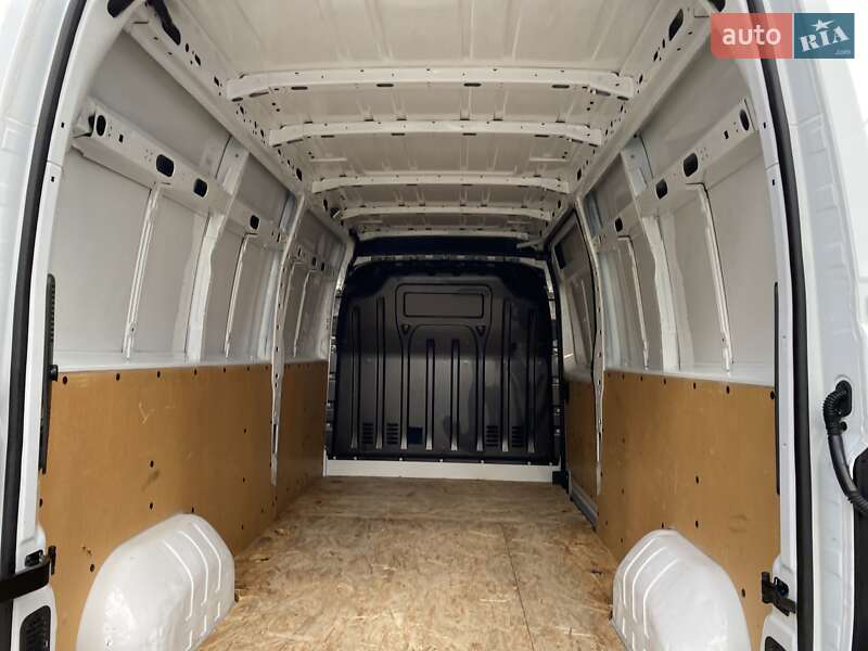 Грузовой фургон Renault Master 2021 в Хусте