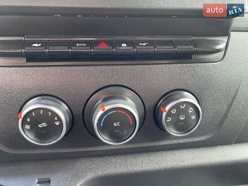 Грузовой фургон Renault Master 2021 в Хусте