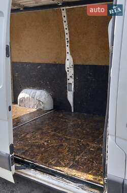 Грузовой фургон Renault Master 2013 в 