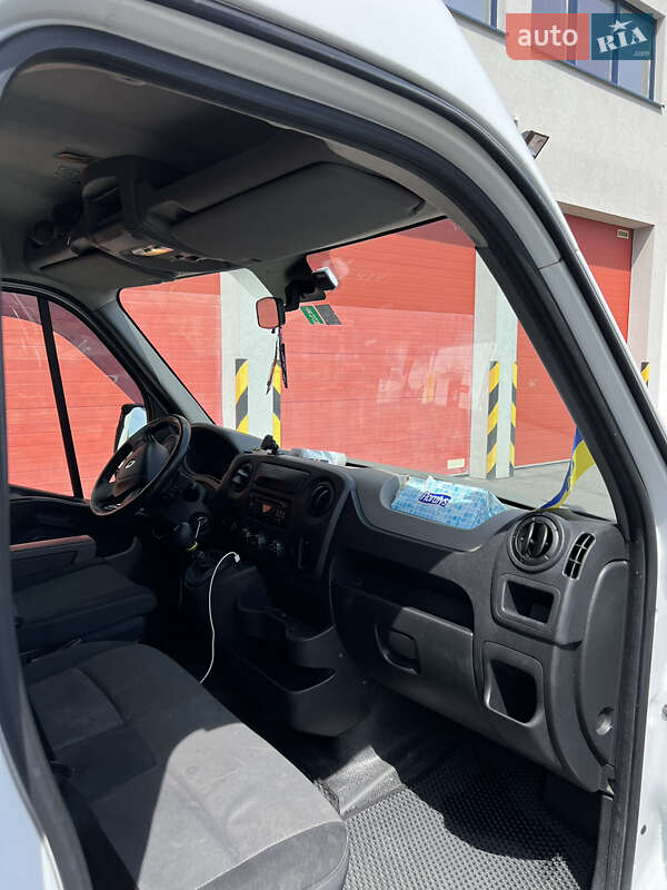 Мікроавтобус Renault Master 2016 в Долині