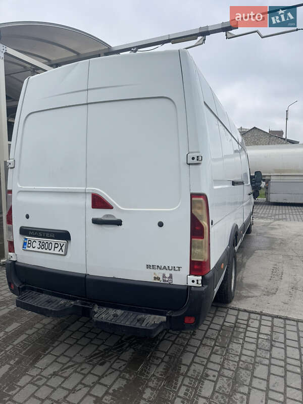 Вантажний фургон Renault Master 2011 в Львові
