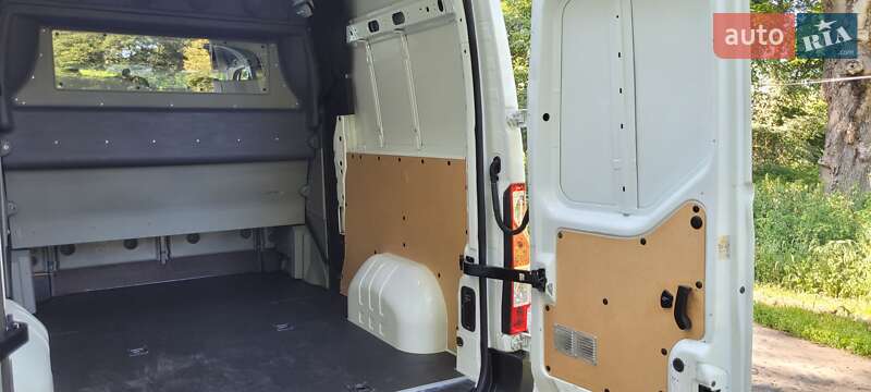 Грузопассажирский фургон Renault Master 2017 в Луцке