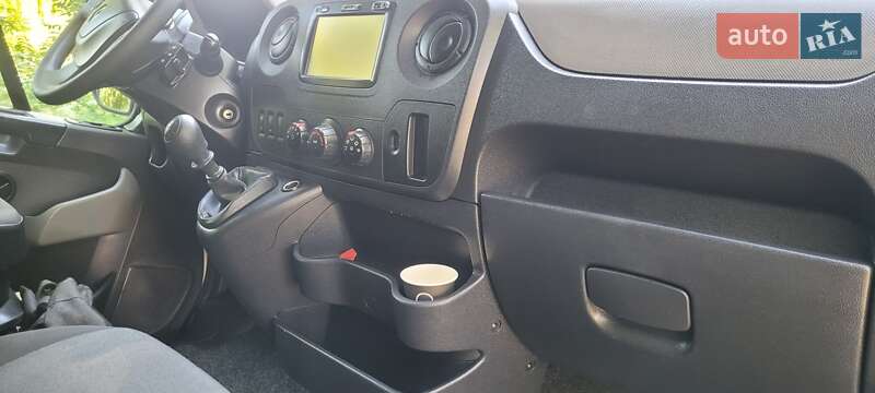 Грузопассажирский фургон Renault Master 2017 в Луцке