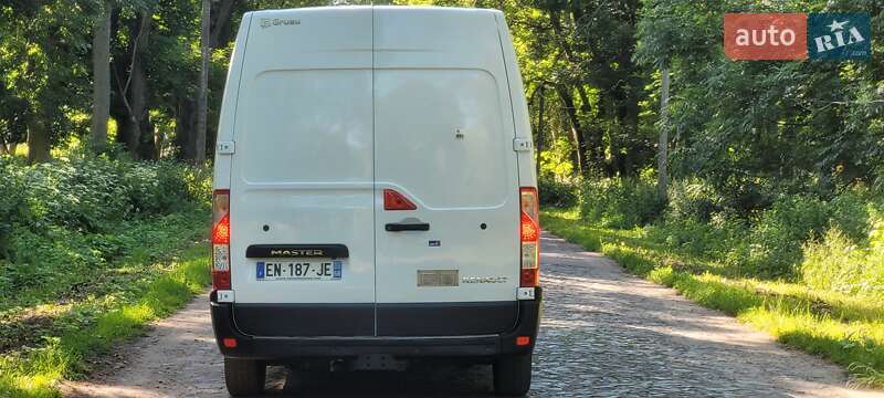 Грузопассажирский фургон Renault Master 2017 в Луцке