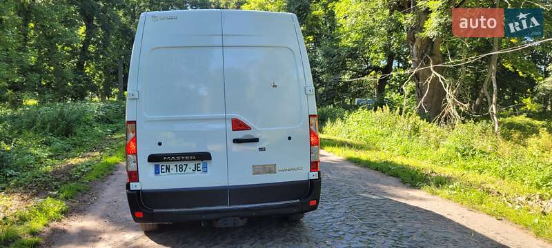 Грузопассажирский фургон Renault Master 2017 в Луцке