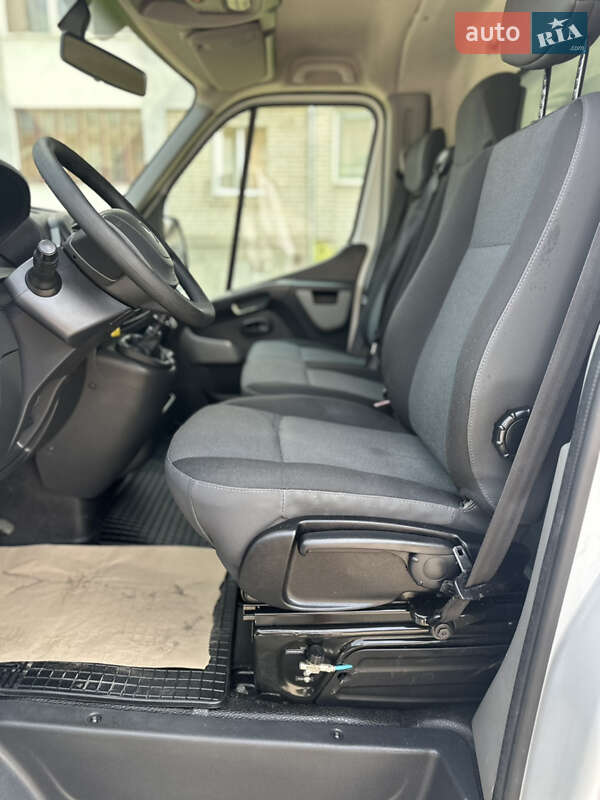 Грузовой фургон Renault Master 2019 в Дубно