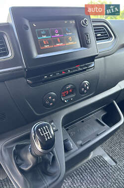 Грузовой фургон Renault Master 2020 в 
