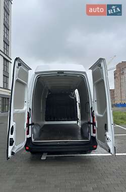 Грузовой фургон Renault Master 2021 в 