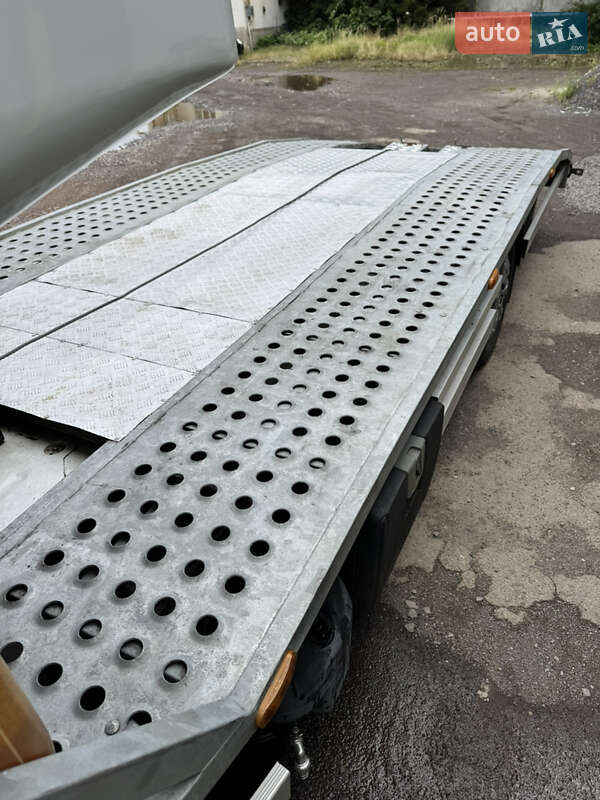 Эвакуатор Renault Master 2015 в Мукачево