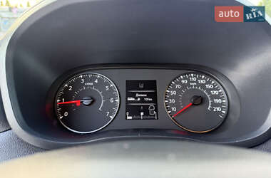 Грузовой фургон Renault Master 2022 в 