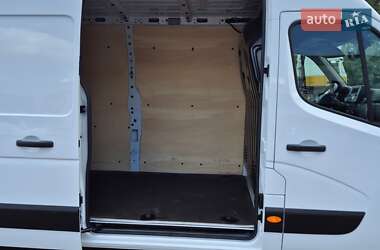 Грузовой фургон Renault Master 2020 в 