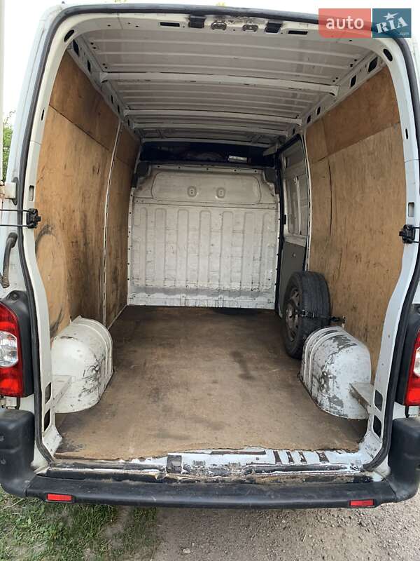 Грузовой фургон Renault Master 2007 в Тараще