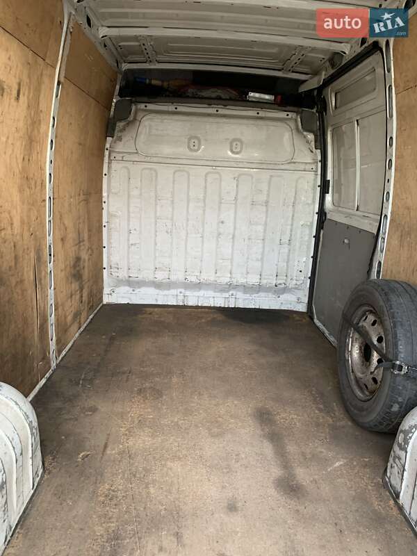 Грузовой фургон Renault Master 2007 в Тараще