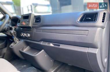 Грузовой фургон Renault Master 2022 в 