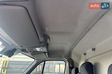 Грузовой фургон Renault Master 2022 в 