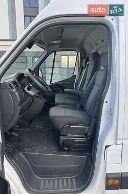 Грузовой фургон Renault Master 2022 в 