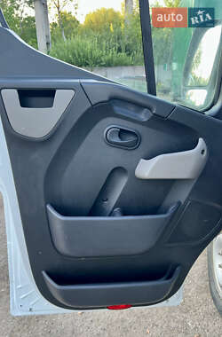 Грузовой фургон Renault Master 2016 в 