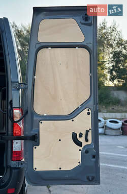 Грузовой фургон Renault Master 2020 в 