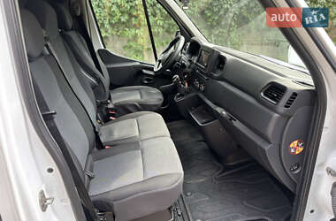 Грузовой фургон Renault Master 2019 в 