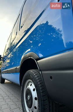 Грузовой фургон Renault Master 2008 в 