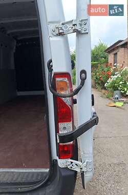 Вантажний фургон Renault Master 2020 в 