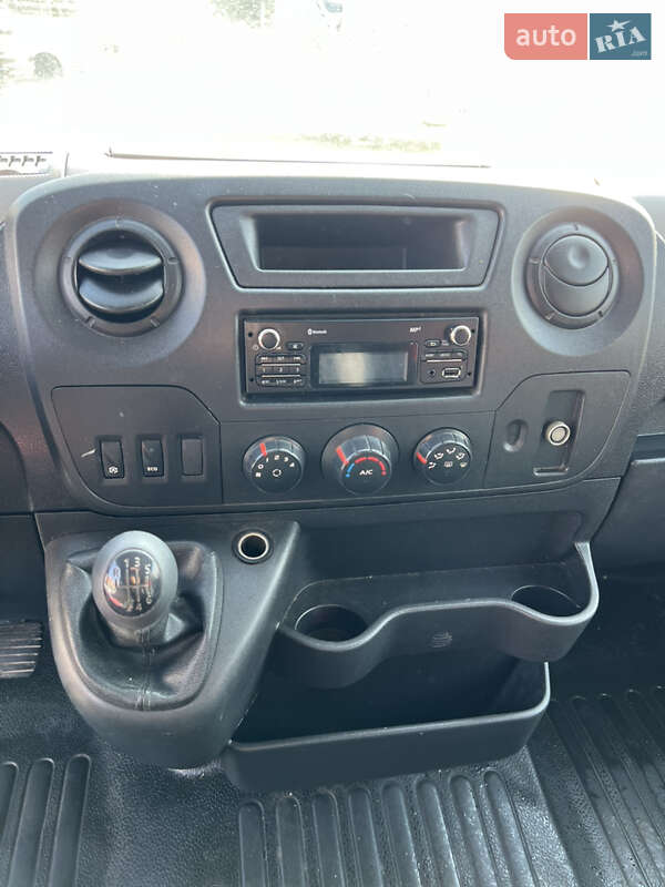 Грузовой фургон Renault Master 2015 в Луцке