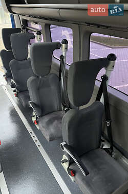 Грузопассажирский фургон Renault Master 2013 в 