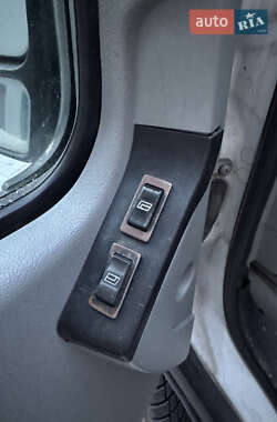 Грузовой фургон Renault Master 2003 в 