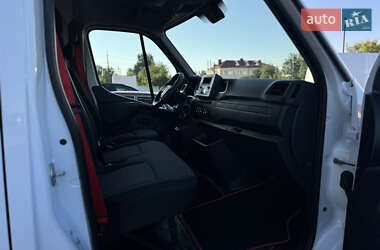 Грузопассажирский фургон Renault Master 2022 в 