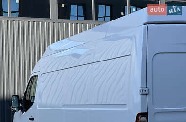 Грузовой фургон Renault Master 2022 в 