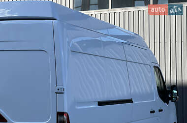 Грузовой фургон Renault Master 2022 в 
