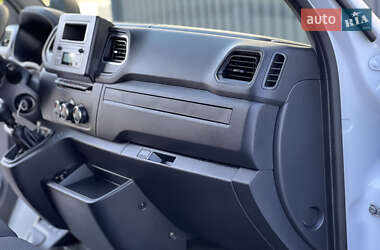 Грузовой фургон Renault Master 2022 в 