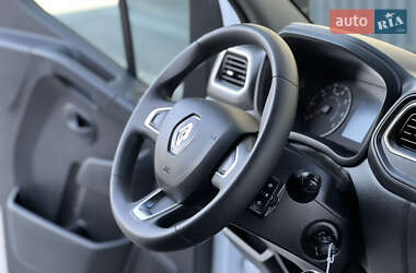 Грузовой фургон Renault Master 2022 в 