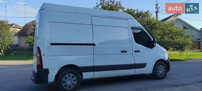 Грузовой фургон Renault Master 2012 в Бучаче