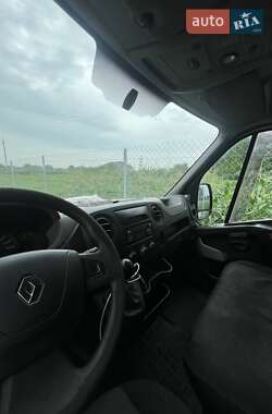 Вантажний фургон Renault Master 2015 в Львові