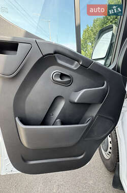 Грузовой фургон Renault Master 2019 в 